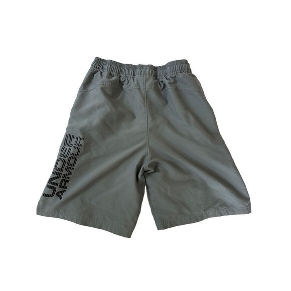Under Armour boys sports shorts size YXL - Picture 1 of 3